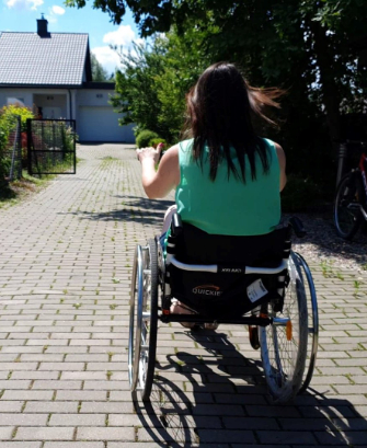 Jak postrzegana jest osoba niepełnosprawna na wózku inwalidzkim w dzisiejszych czasach.